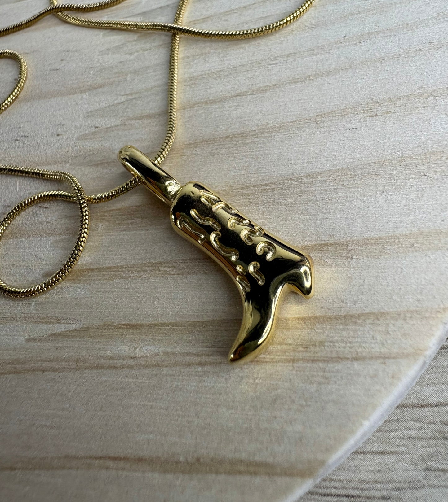 COWBOY NECKLACE 🪩
